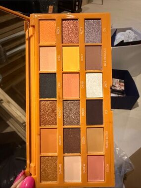 Revolution Warm Orange & Brown Eyeshadow Palette